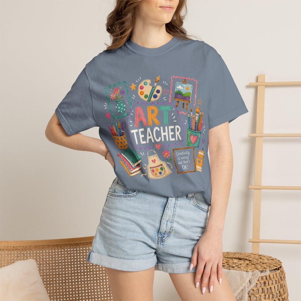 Art Teacher doodles T-Shirt | paint palette, brushes, sketchbooks