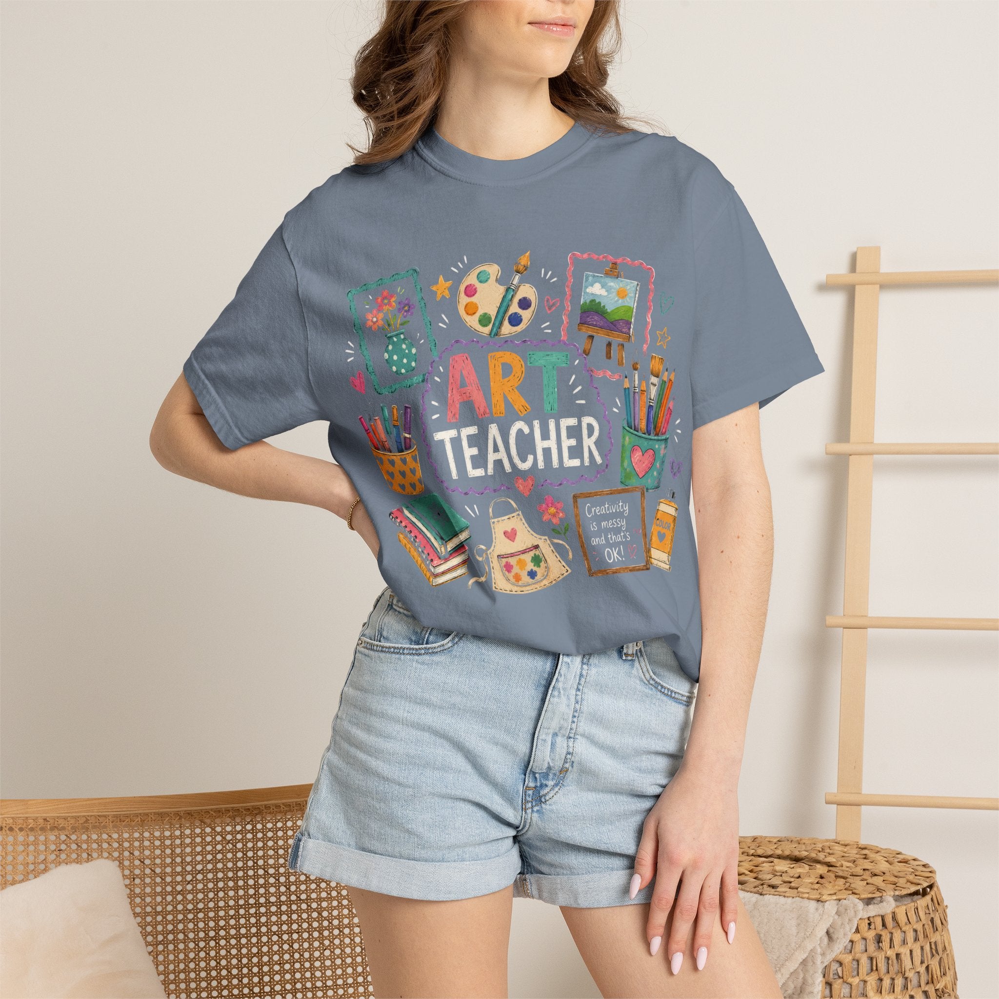 Art Teacher doodles T-Shirt | paint palette, brushes, sketchbooks